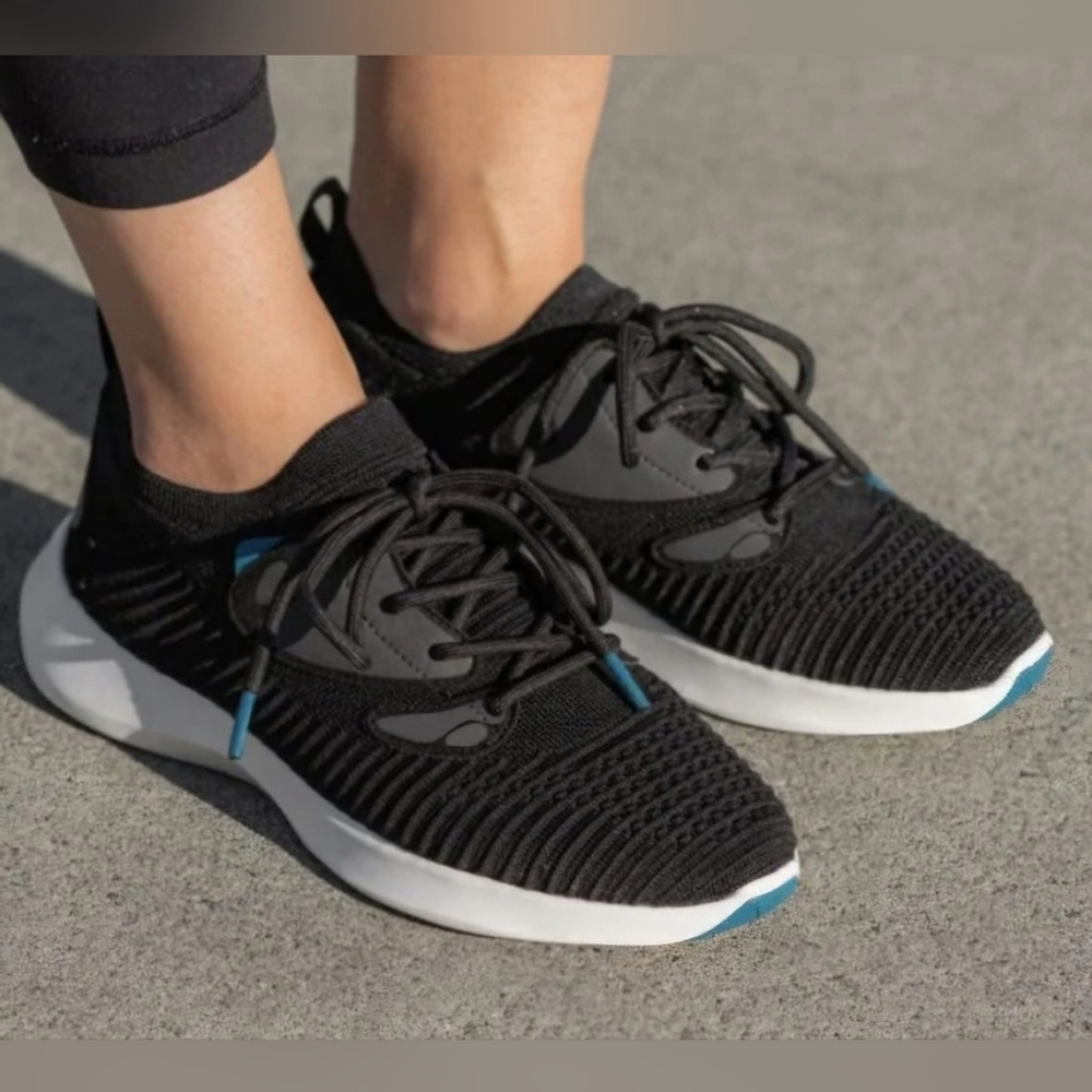 Vessi Everyday 2.0 Waterproof Black Move Sneakers Size 6